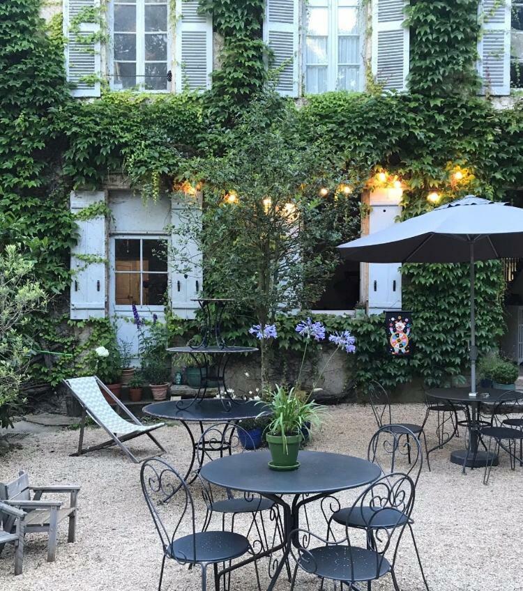 Les Chambres D'Hotes Du Bois Joli Semur-en-Auxois Eksteriør billede
